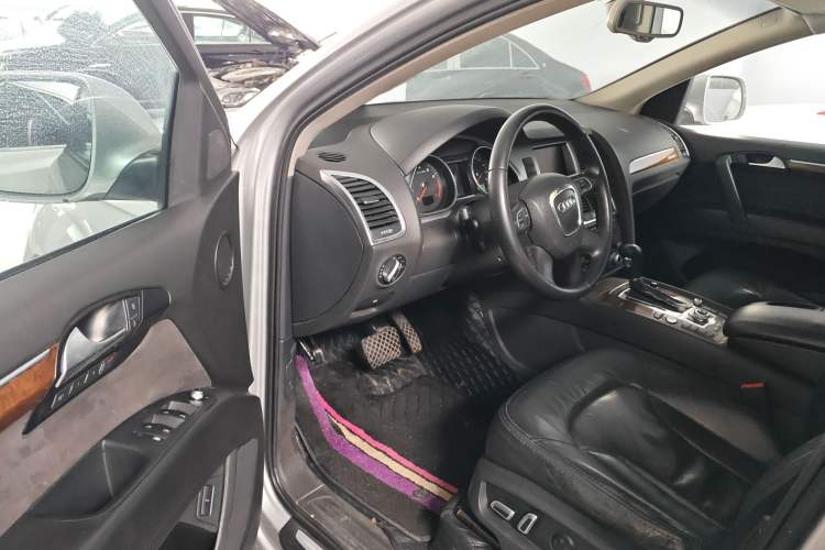 Used Audi Q7 2011 3.0 TFSI Ambition (200kW) Driver Seat