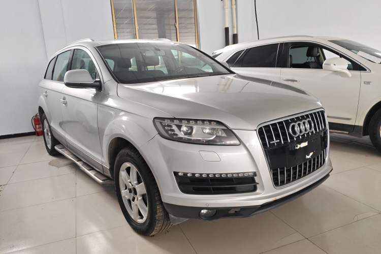 Used Audi Q7 2011 3.0 TFSI Ambition (200kW) Front Right 45 Deg