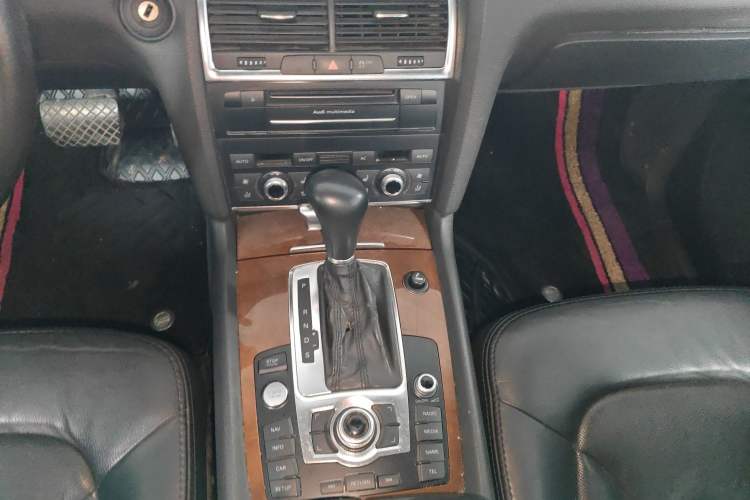 Used Audi Q7 2011 3.0 TFSI Ambition (200kW) Gear Lever