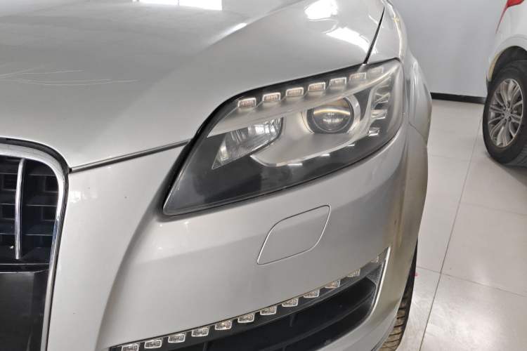 Used Audi Q7 2011 3.0 TFSI Ambition (200kW) Left Front Headlight