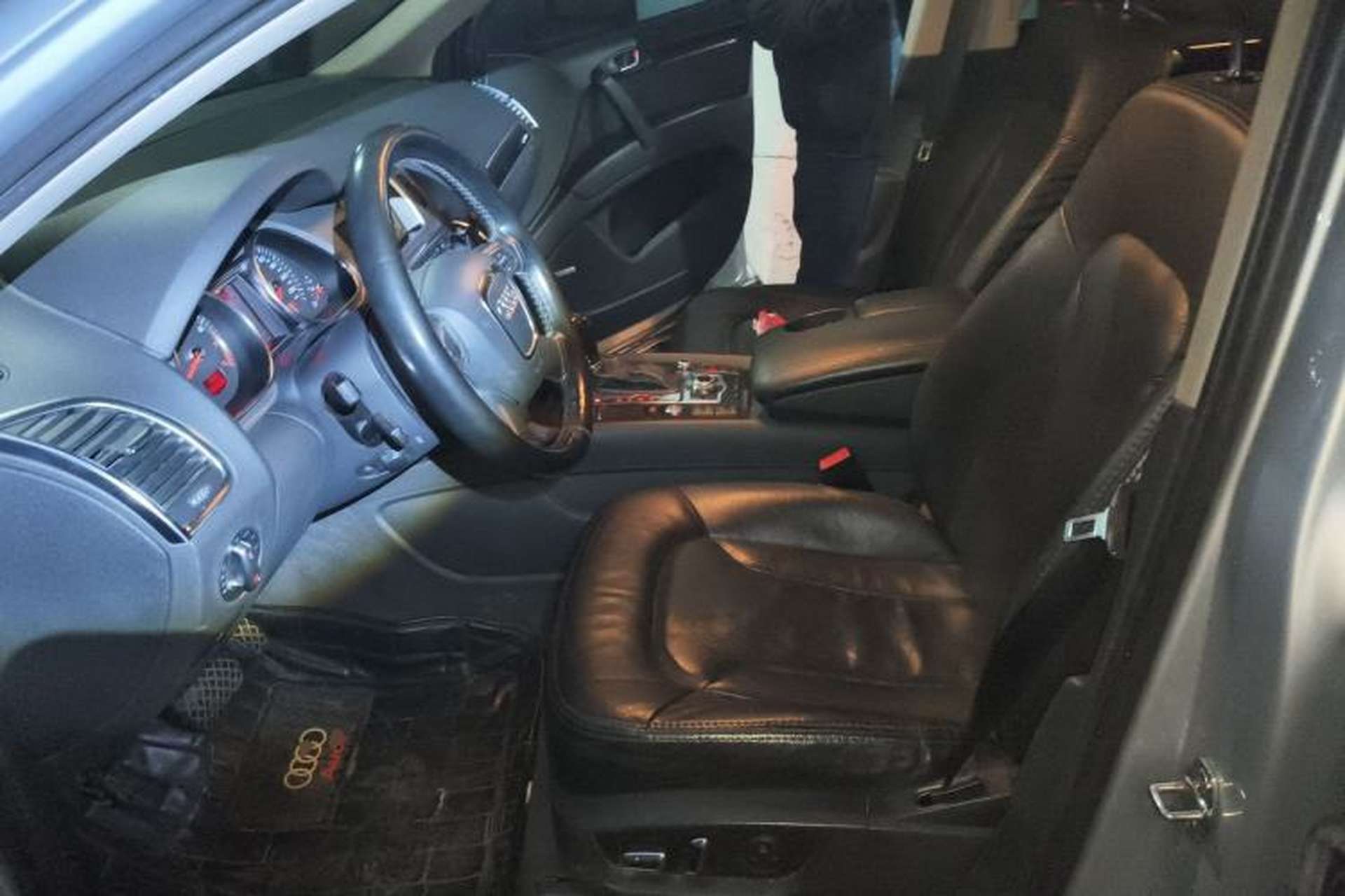 Used Audi Q7 2011 3.0 TFSI Comfort Model (245kW) Left Front Seat