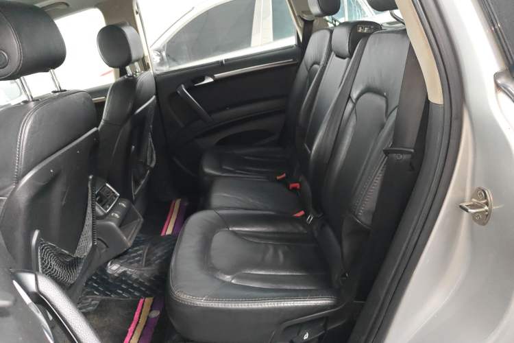 Used Audi Q7 2011 3.0 TFSI Ambition (200kW) Left Rear Seat