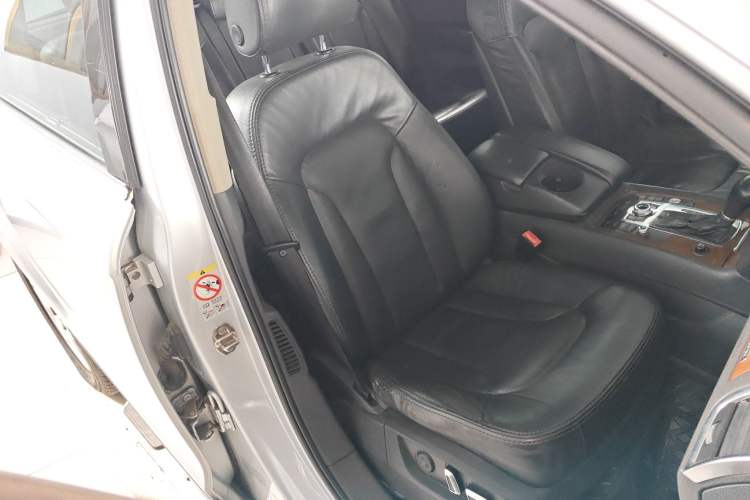Used Audi Q7 2011 3.0 TFSI Ambition (200kW) Right Front Seat