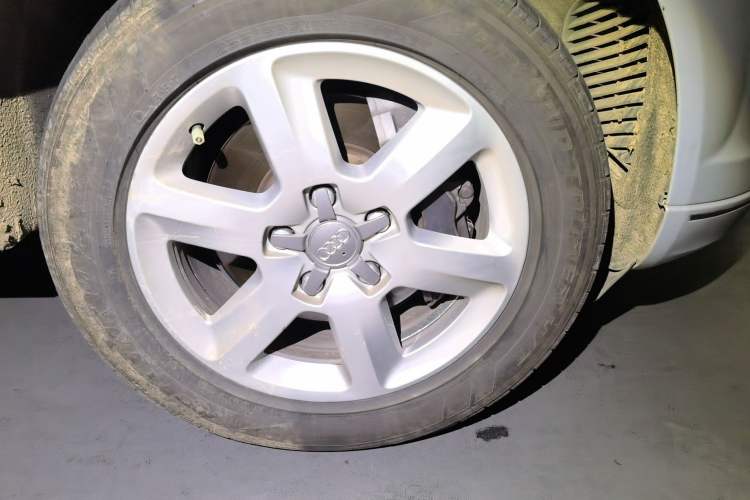 Used Audi Q7 2011 3.0 TFSI Technology (200kW) Right Front Wheel Hub