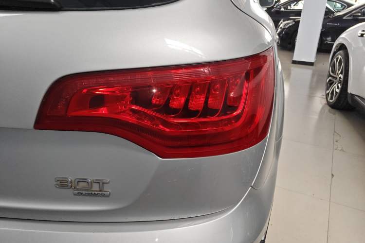 Used Audi Q7 2011 3.0 TFSI Ambition (200kW) Right Rear Taillight