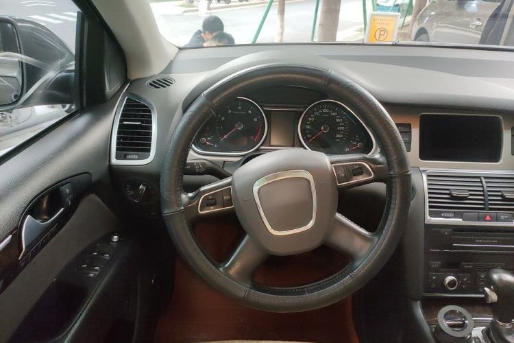 Used Audi Q7 2011 3.0 TFSI Technology (200kW) Steering Wheel