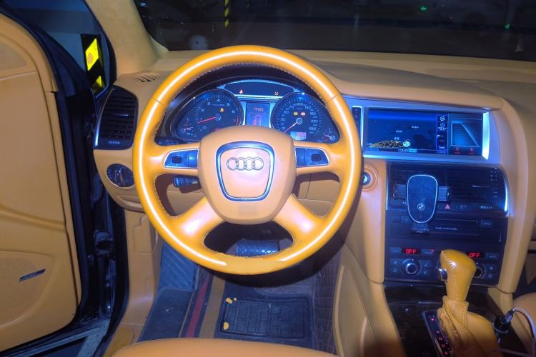 Used Audi Q7 2011 3.0 TFSI Technology (200kW) Steering Wheel