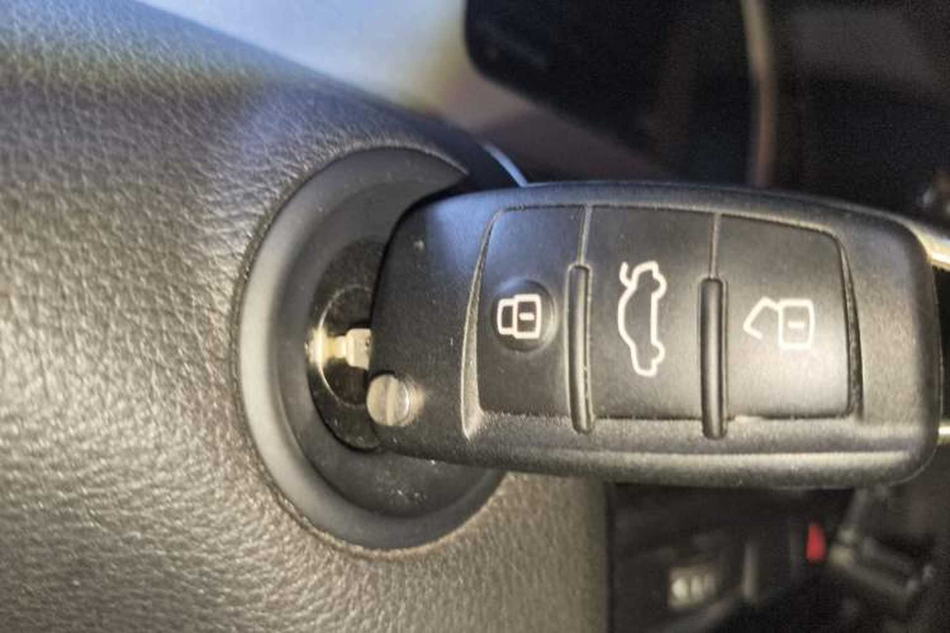 Used Audi Q7 2011 3.0 TFSI Comfort Model (245kW) Vehicle Key