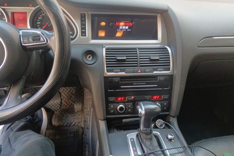 Used Audi Q7 2011 3.0 TFSI Technology (200kW) Audio And AC Panel