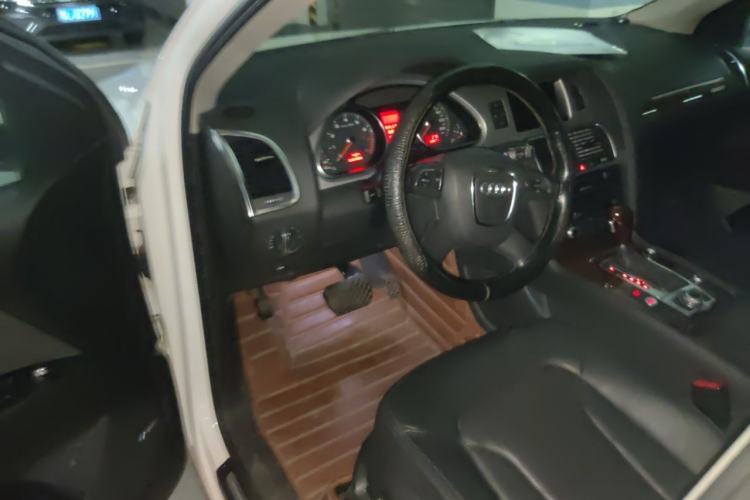 Used Audi Q7 2011 3.0 TFSI Comfort Model (245kW) Driver Seat