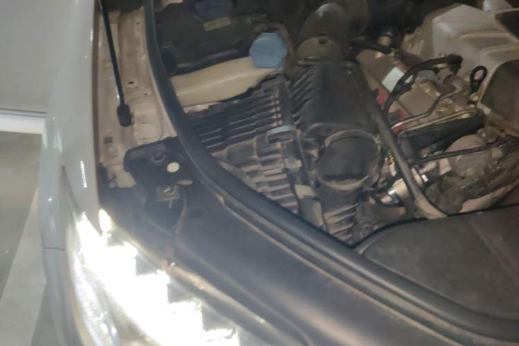 Used Audi Q7 2011 3.0 TFSI Comfort Model (245kW) Engine Bay Right