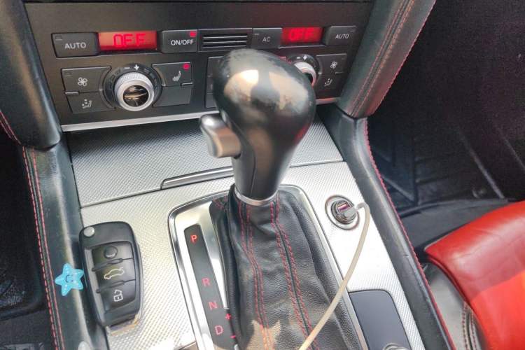 Used Audi Q7 2011 3.0 TFSI Comfort (200kW) Gear Lever