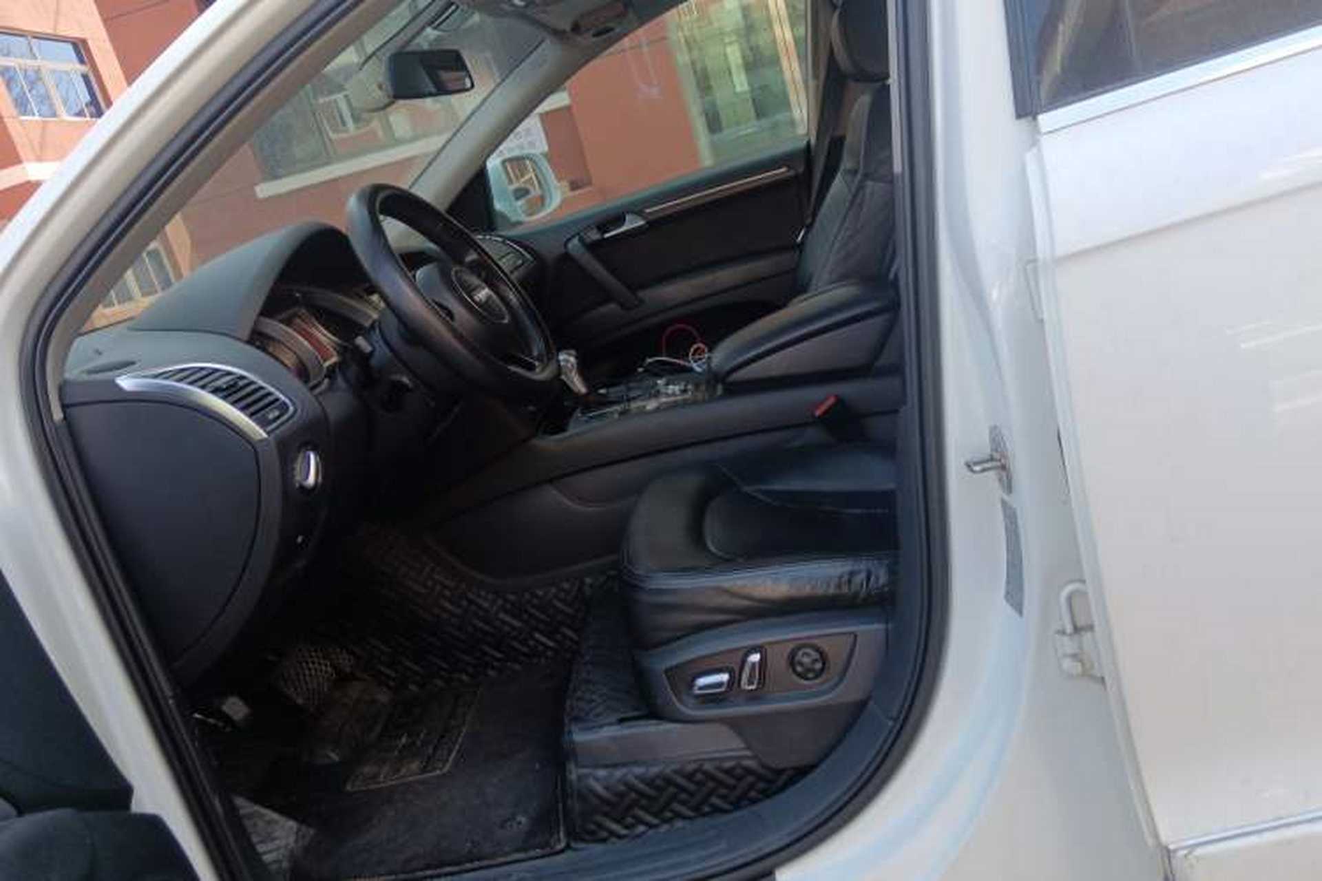 Used Audi Q7 2011 3.0 TFSI Technology (200kW) Left Front Seat