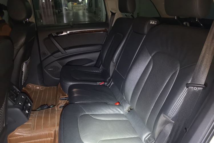 Used Audi Q7 2011 3.0 TFSI Comfort Model (245kW) Left Rear Seat