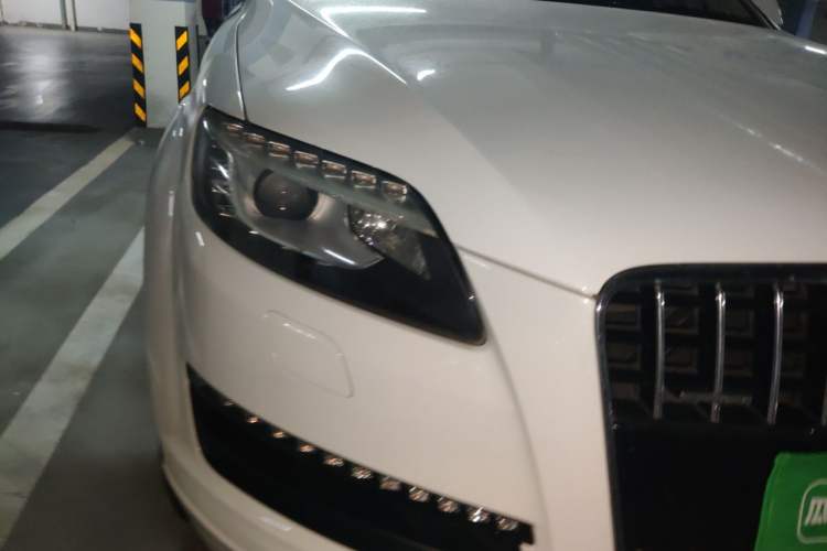 Used Audi Q7 2011 3.0 TFSI Comfort Model (245kW) Right Front Headlight