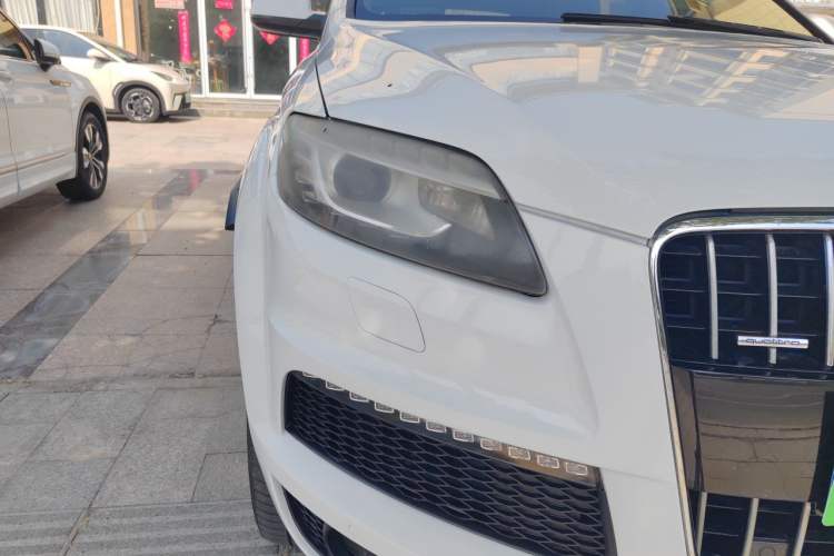 Used Audi Q7 2011 3.0 TFSI Comfort (200kW) Right Front Headlight
