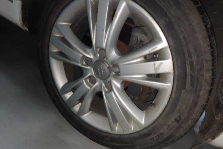 Used Audi Q7 2011 3.0 TFSI Comfort Model (245kW) Right Front Wheel Hub