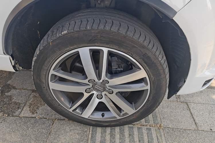 Used Audi Q7 2011 3.0 TFSI Comfort (200kW) Right Front Wheel Hub