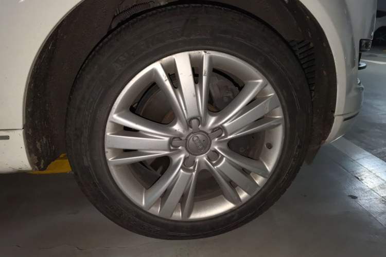 Used Audi Q7 2011 3.0 TFSI Comfort Model (245kW) Right Front Wheel Hub