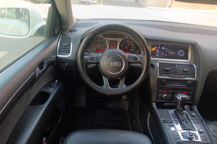 Used Audi Q7 2011 3.0 TFSI Technology (200kW) Steering Wheel