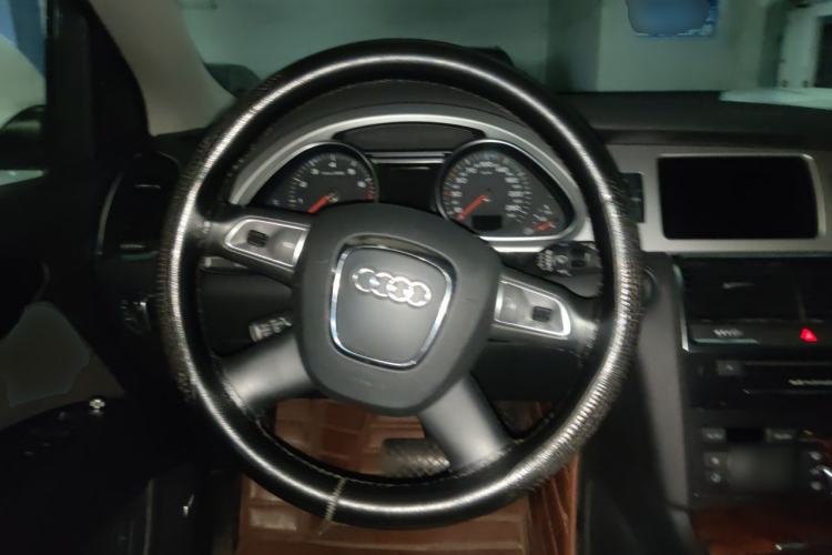 Used Audi Q7 2011 3.0 TFSI Comfort Model (245kW) Steering Wheel