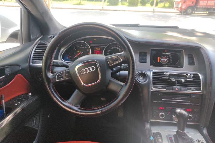 Used Audi Q7 2011 3.0 TFSI Comfort (200kW) Steering Wheel