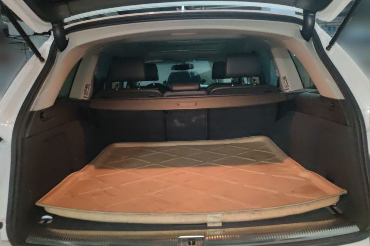 Used Audi Q7 2011 3.0 TFSI Comfort Model (245kW) Trunk