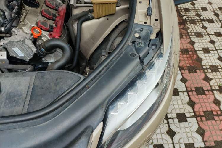 Used Audi Q7 2011 3.0 TFSI Ambition (200kW) Engine Bay Left