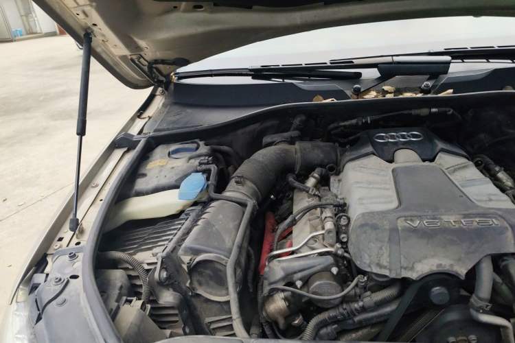 Used Audi Q7 2011 3.0 TFSI Exclusive Edition (200kW) Engine Bay Right