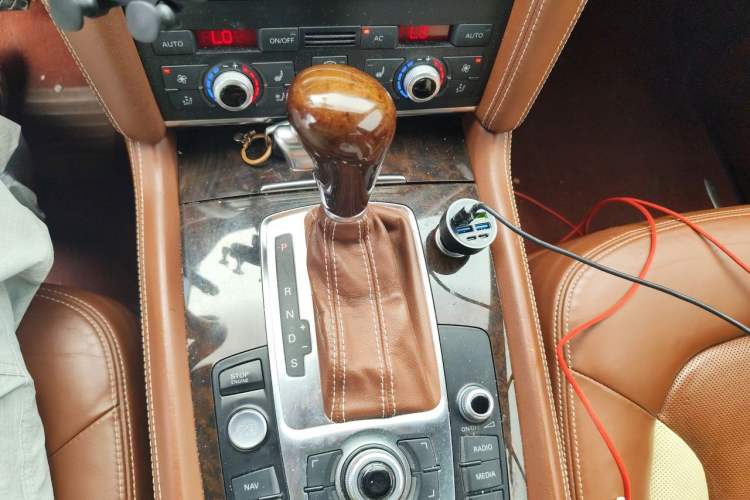 Used Audi Q7 2011 3.0 TFSI Exclusive Edition (200kW) Gear Lever
