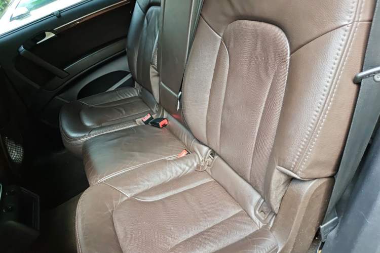 Used Audi Q7 2011 3.0 TFSI Ambition (200kW) Left Rear Seat