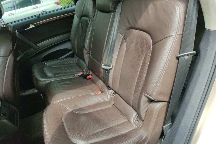 Used Audi Q7 2011 3.0 TFSI Ambition (200kW) Left Rear Seat