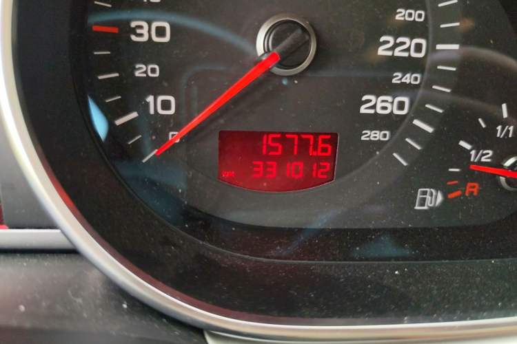 Used Audi Q7 2011 3.0 TFSI Exclusive Edition (200kW) Odometer Close Up