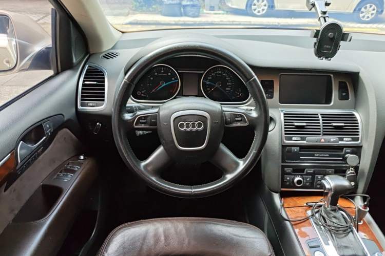 Used Audi Q7 2011 3.0 TFSI Ambition (200kW) Steering Wheel