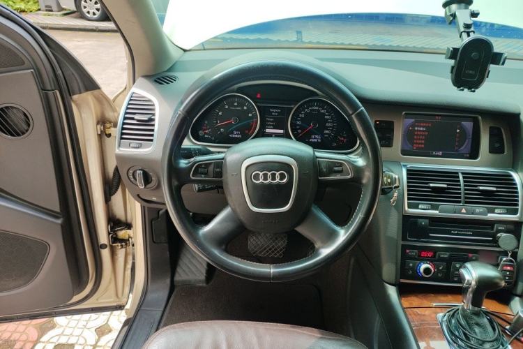 Used Audi Q7 2011 3.0 TFSI Ambition (200kW) Steering Wheel