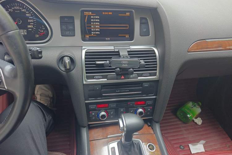 Used Audi Q7 2012 3.0 TFSI Ambition (200kW) Audio And AC Panel
