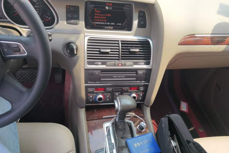 Used Audi Q7 2012 3.0 TFSI Technology Model (200kW) Audio And AC Panel