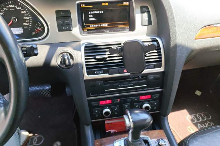 Used Audi Q7 2012 3.0 TFSI Technology Model (200kW) Audio And AC Panel