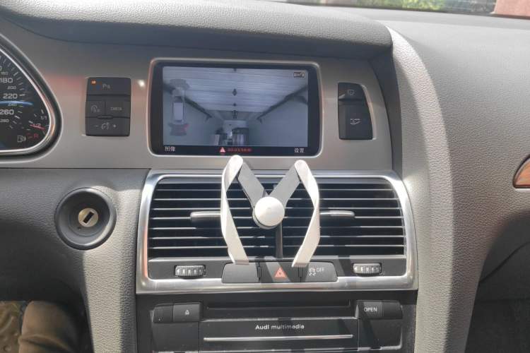 Used Audi Q7 2012 3.0 TFSI Ambition (200kW) Audio And AC Panel