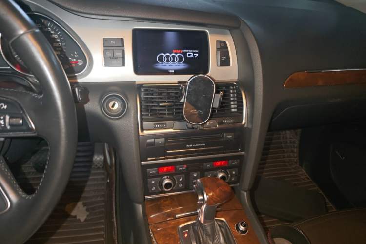 Used Audi Q7 2012 3.0 TFSI Comfort Model (200kW) Audio And AC Panel