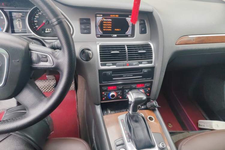Used Audi Q7 2012 3.0 TFSI Ambition (200kW) Audio And AC Panel