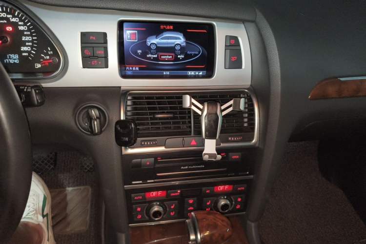 Used Audi Q7 2012 3.0 TFSI Comfort Model (200kW) Audio And AC Panel
