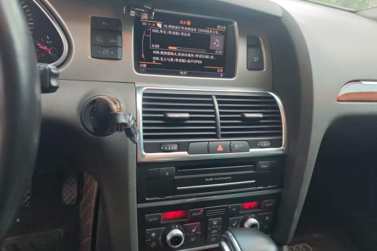 Used Audi Q7  Audio And AC Panel