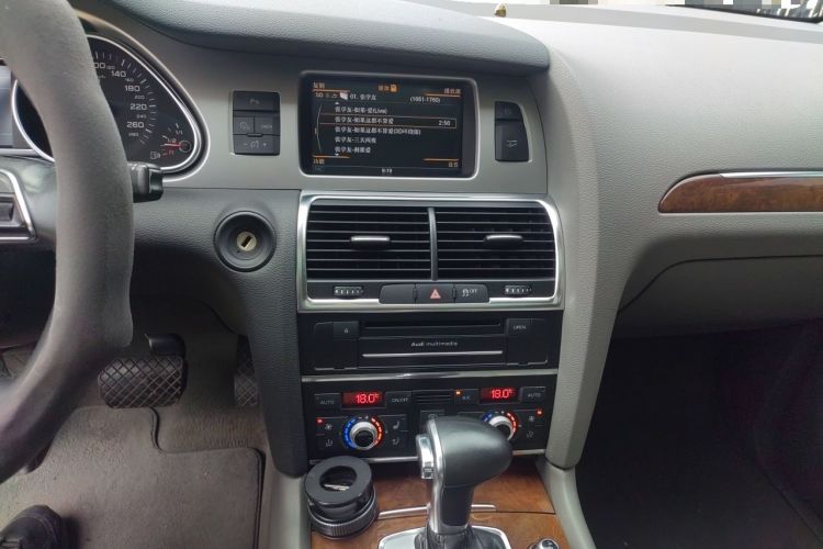 Used Audi Q7 2012 3.0 TFSI Ambition (200kW) Audio And AC Panel