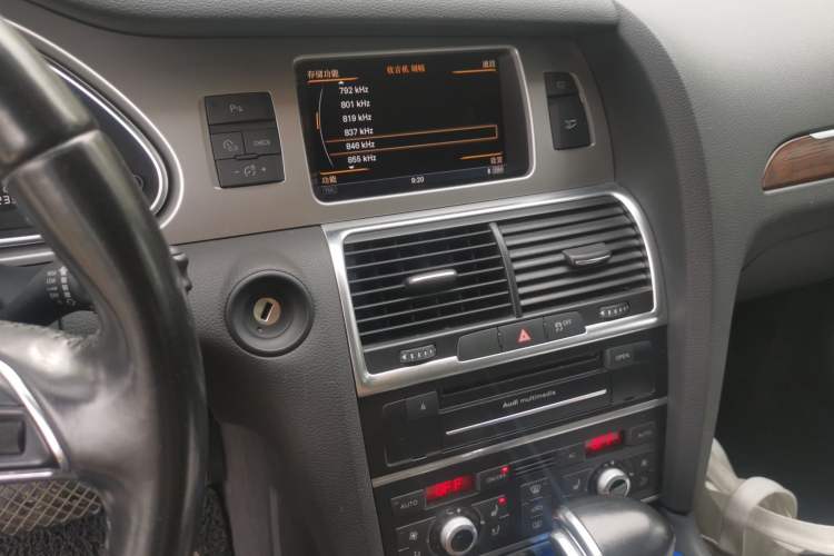 Used Audi Q7 2012 3.0 TFSI quattro (200kW) Technology Edition Audio And AC Panel