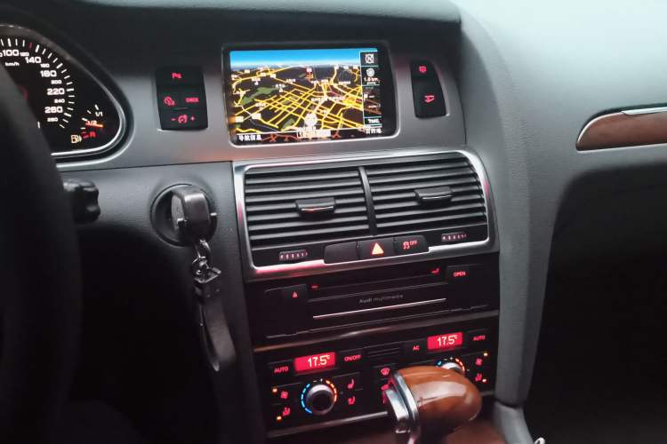 Used Audi Q7 2012 3.0 TFSI Comfort Model (200kW) Audio And AC Panel