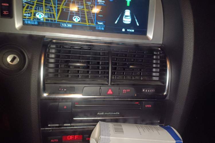 Used Audi Q7  Audio And AC Panel