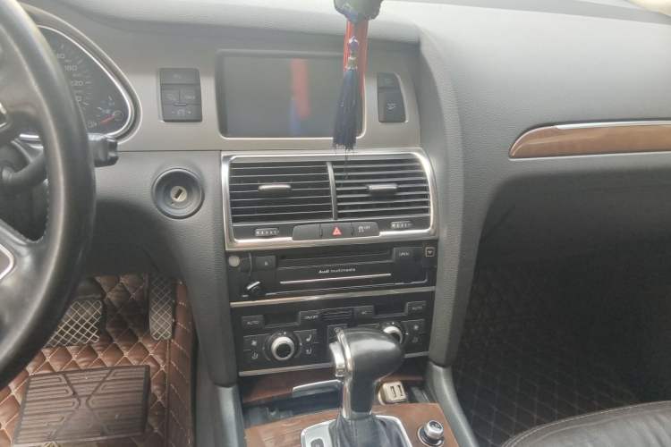 Used Audi Q7 2012 3.0 TFSI quattro (200kW) Advanced trim Audio And AC Panel