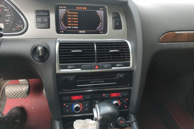 Used Audi Q7 2012 3.0 TFSI Ambition (200kW) Audio And AC Panel
