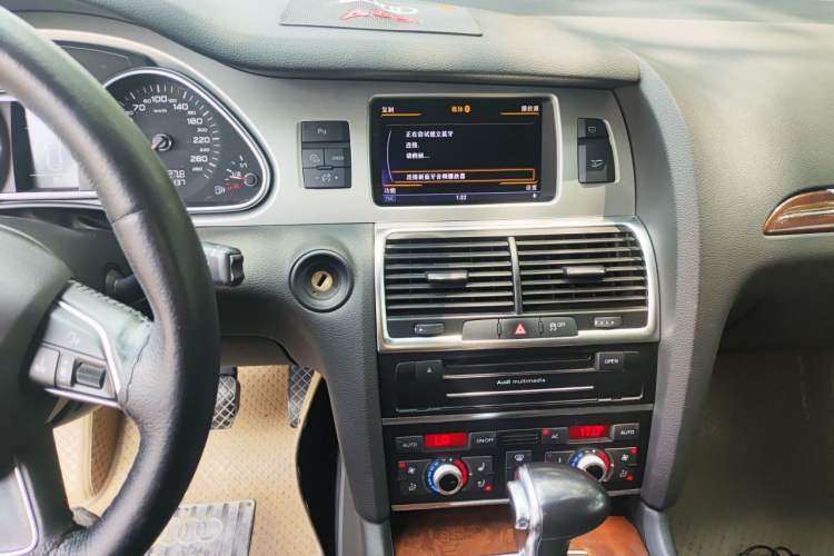 Used Audi Q7 2012 3.0 TFSI Ambition (200kW) Audio And AC Panel